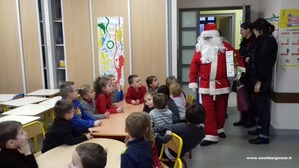 Le Père Noël avait un peu d'avance, à l'école.